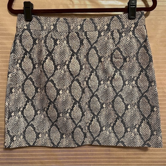 SHE & SKY~PYTHON~PRINT SKIRT~NWT~M - Picture 7 of 7